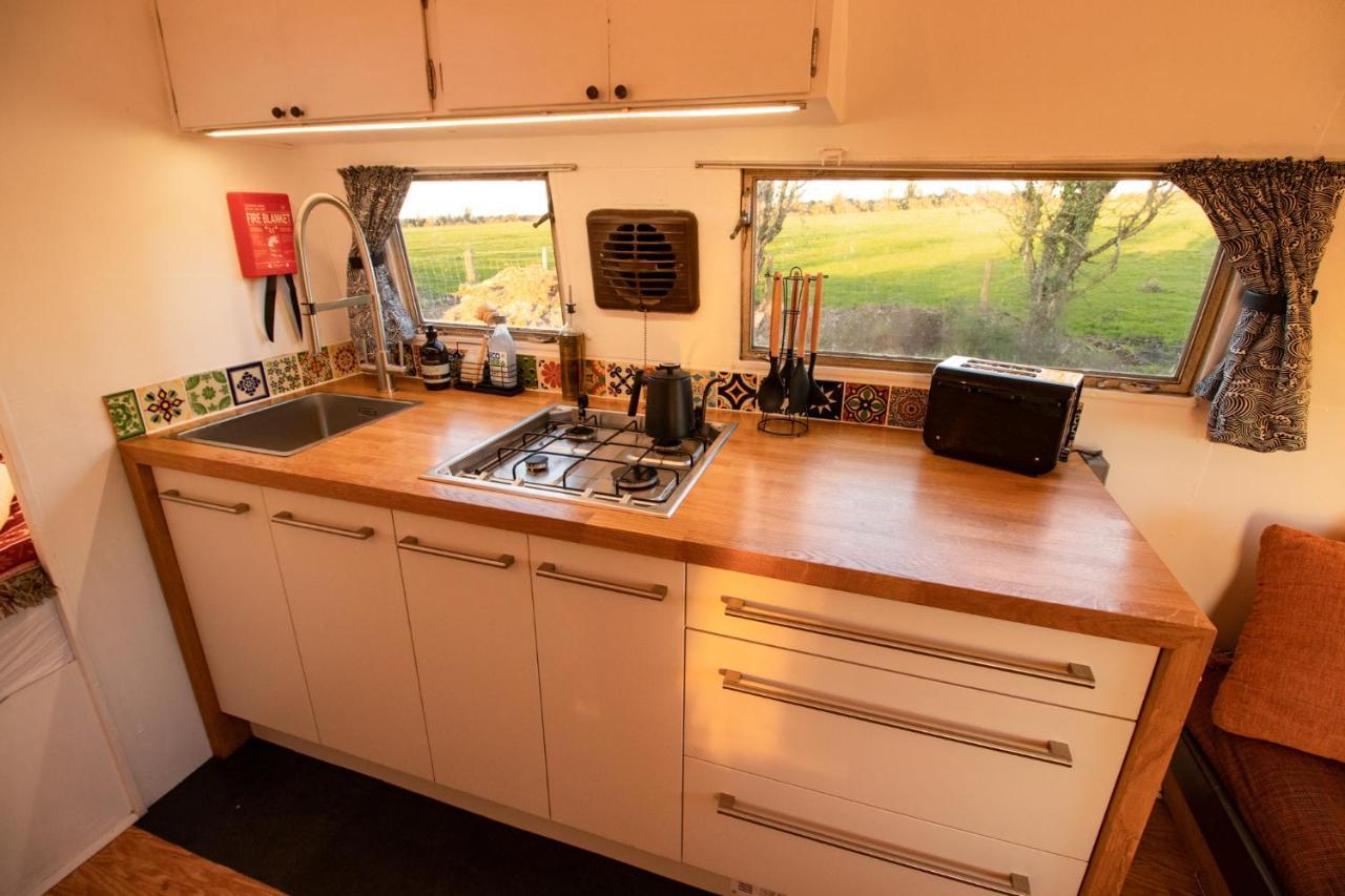 Tin Can Retreat - Vintage Trailer Motel - Retro Adventures In West Wales Newcastle Emlyn Exterior photo